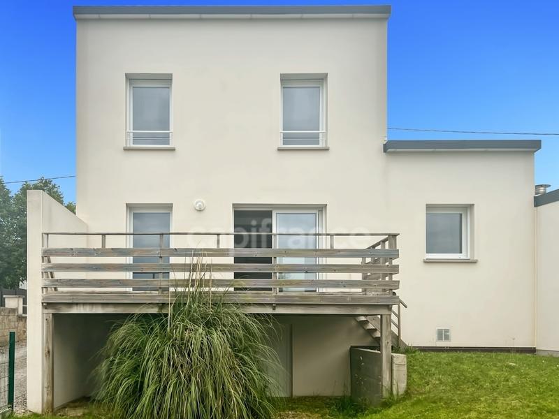 Maison - 90 m² - 5 pièces