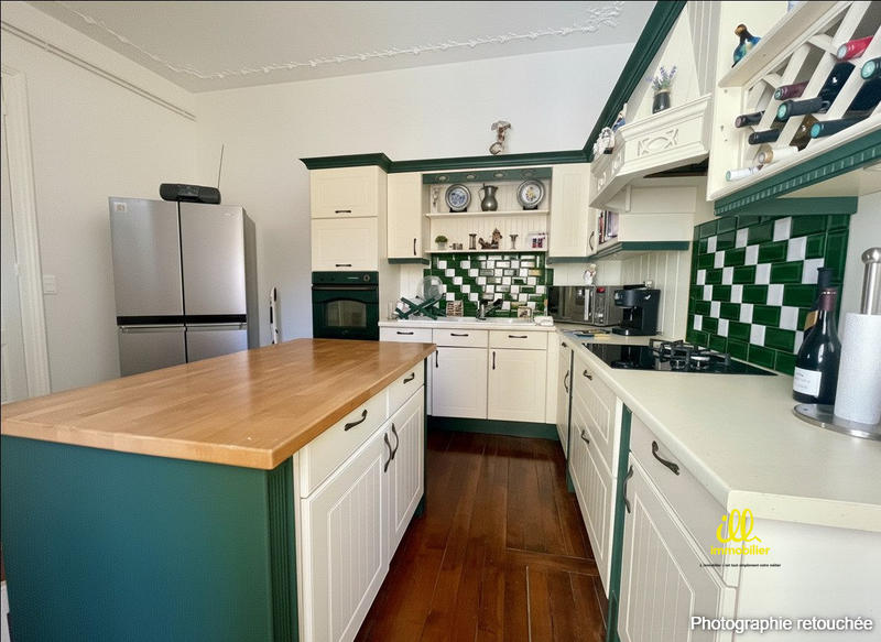 Appartement - 177 m² - 6 pièces