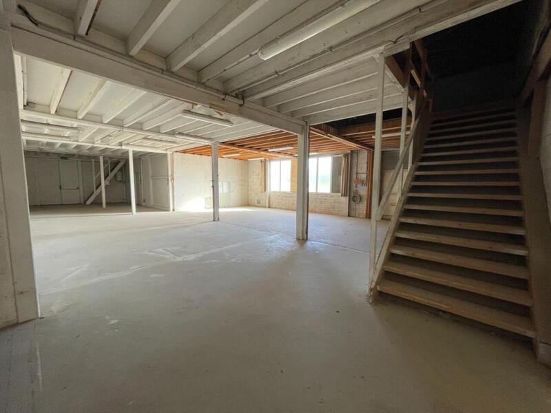 Entrepôt - 3 000 m²