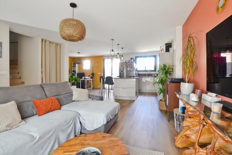 Villa - 90 m² - 4 pièces