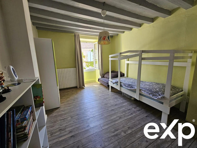 Maison traditionnelle - 180 m² - 9 pièces