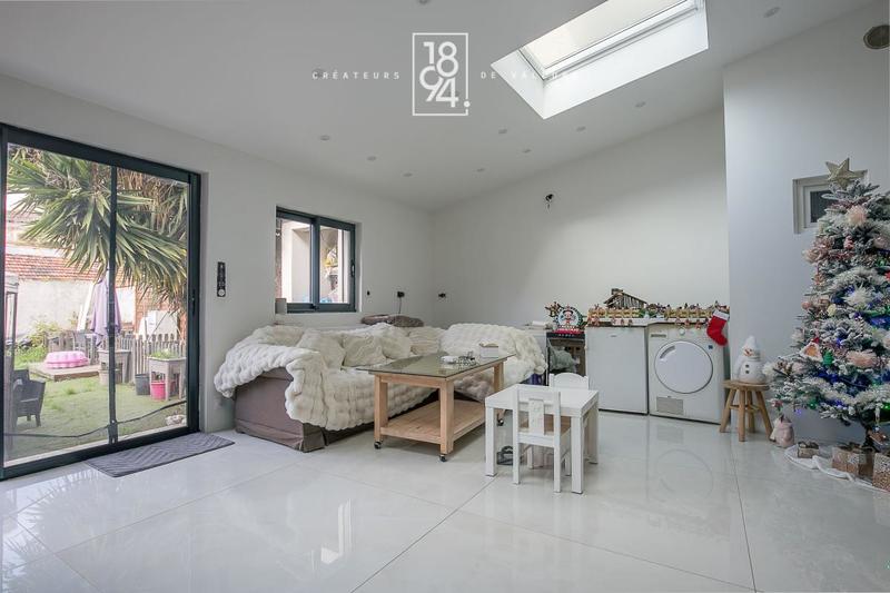 Immeuble - 136 m² - 6 pièces