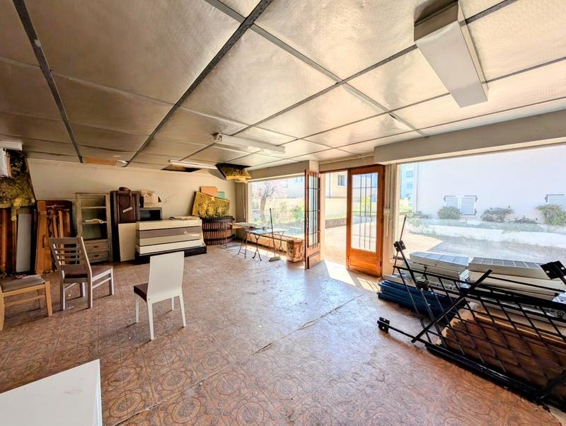 Maison - 232 m² - 8 pièces