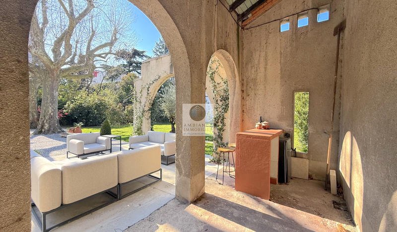 Maison - 343 m² - 11 pièces