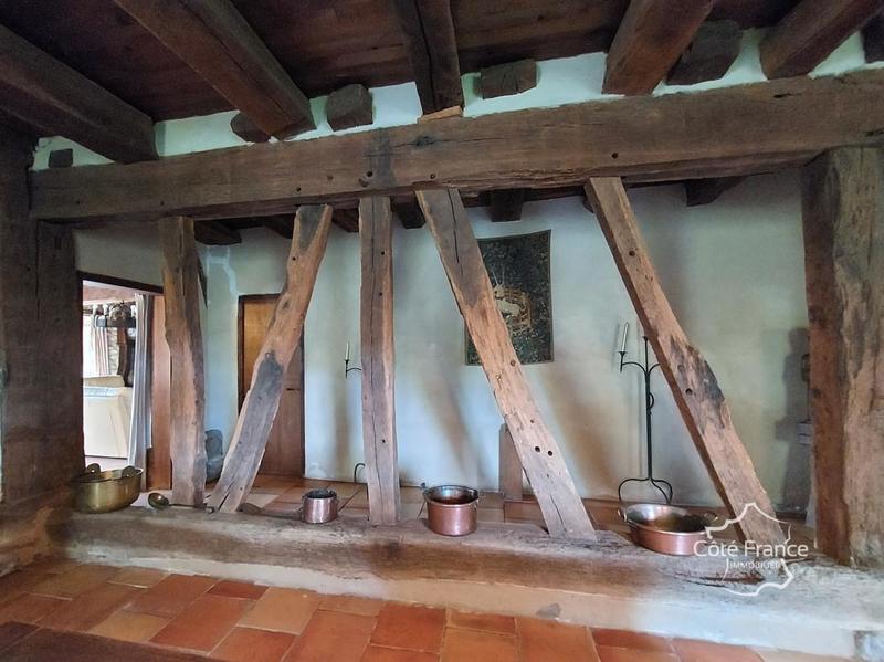 Propriété - 253 m² - 7 pièces