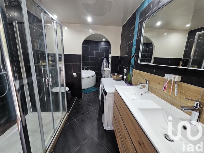 Maison - 185 m² - 6 pièces