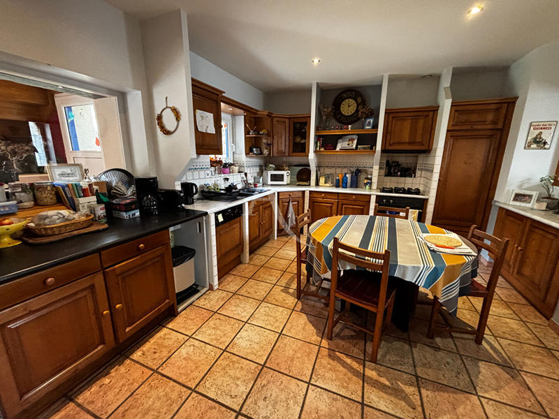 Maison - 198 m² - 8 pièces