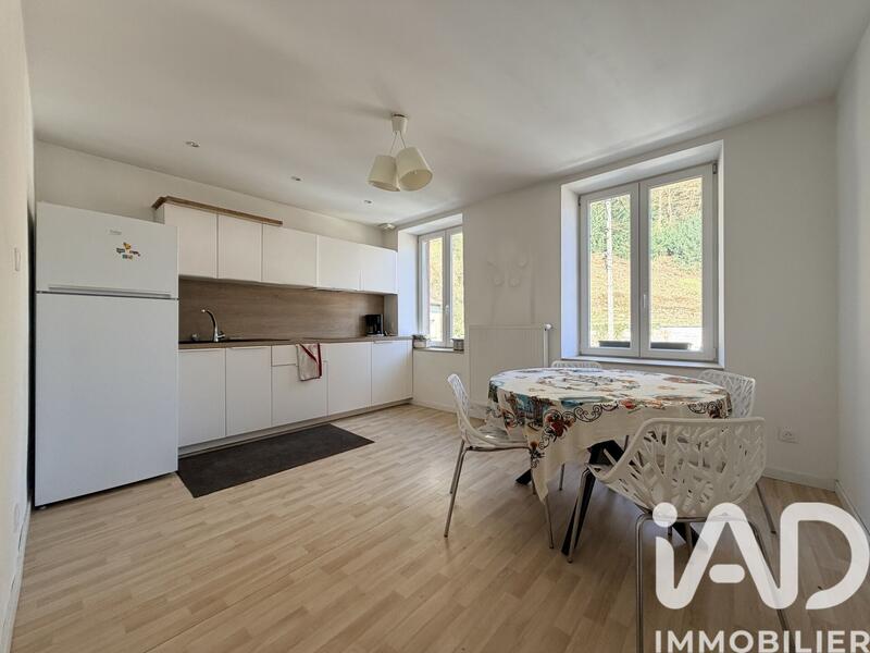 Appartement - 98 m² - 7 pièces