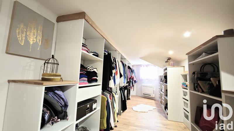 Maison - 240 m² - 10 pièces