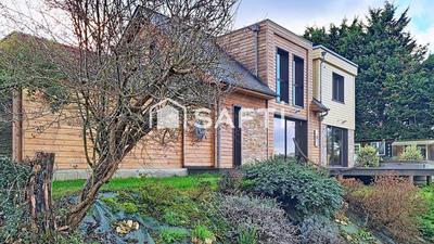 Maison - 220 m² - 6 pièces