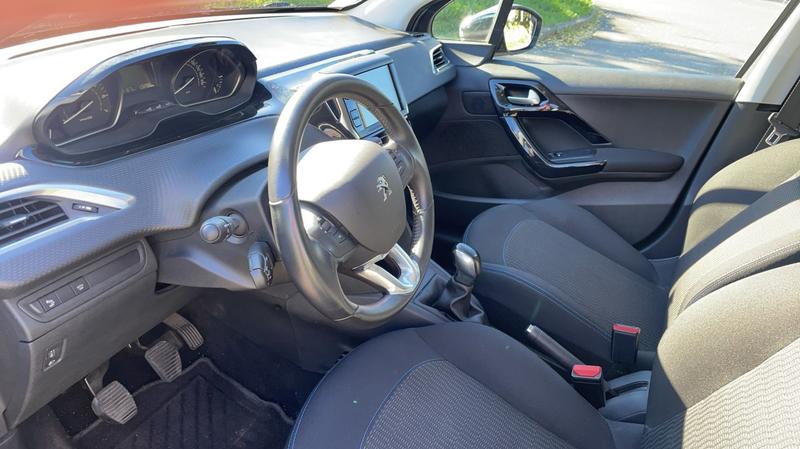 Peugeot 208 1.2 PureTech 82 Signature