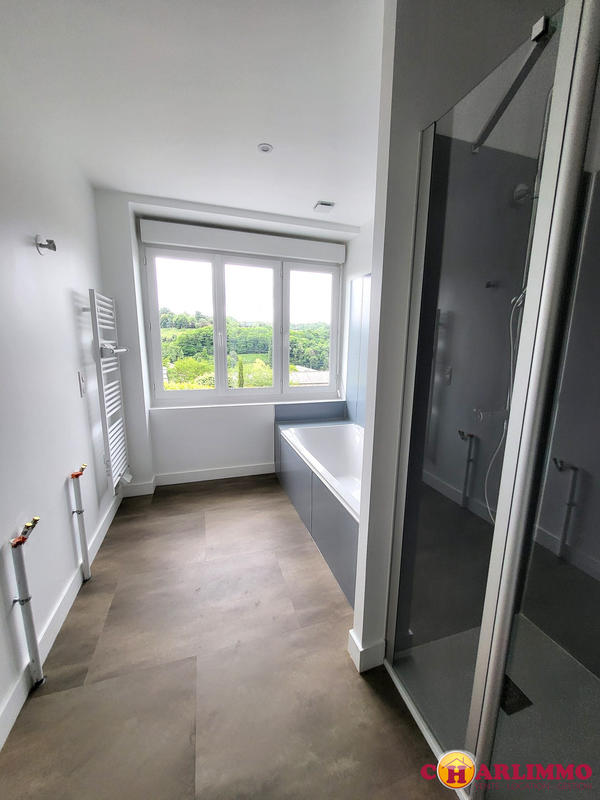 Appartement - 155 m² - 8 pièces