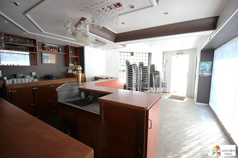 Maison traditionnelle - 165 m² - 8 pièces