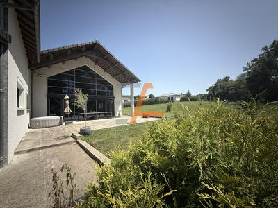 Villa - 220 m² - 7 pièces