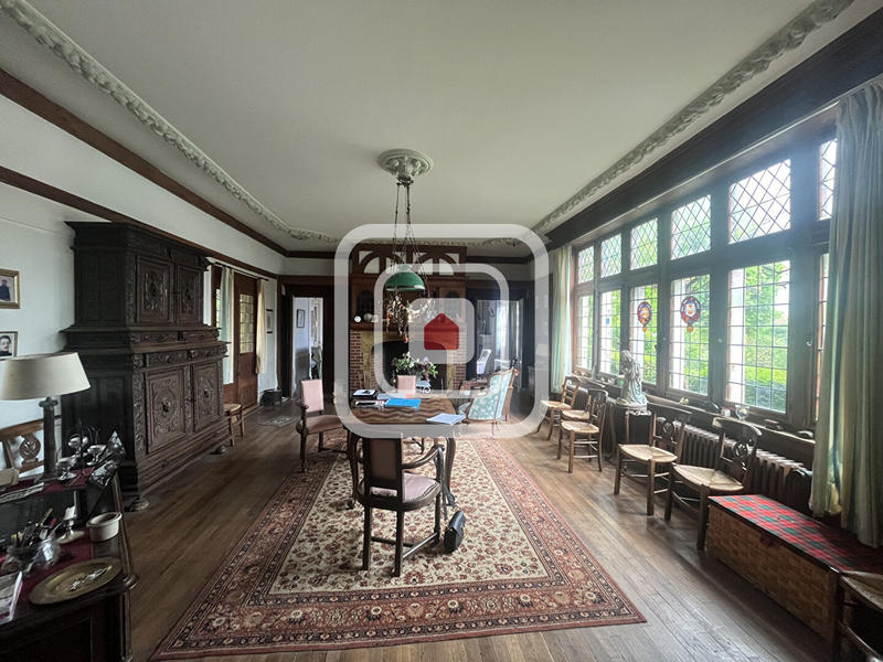 Maison - 405 m² - 10 pièces