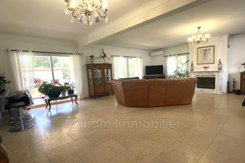 Maison - 171 m² - 8 pièces