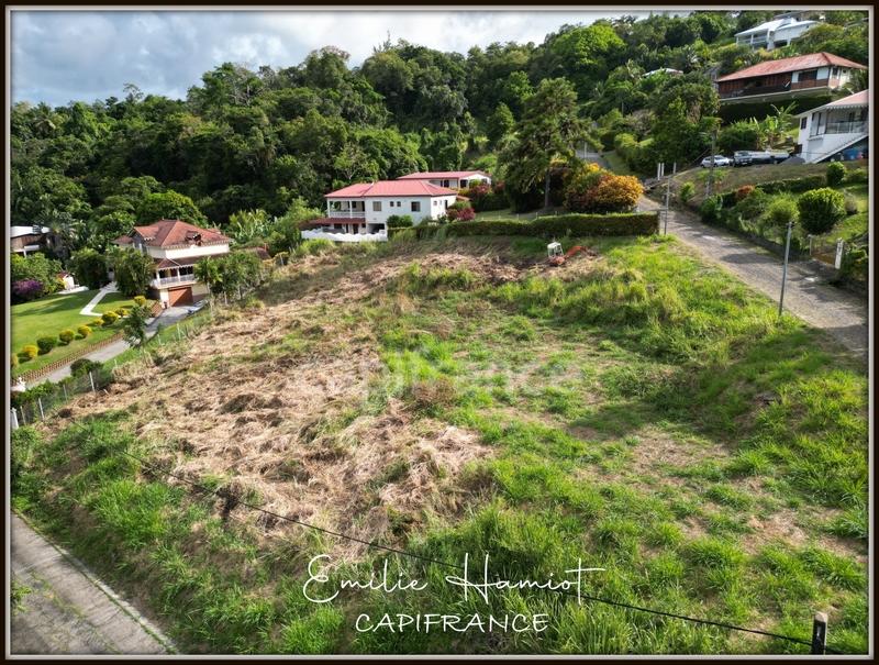 Terrain constructible - 2 822 m²
