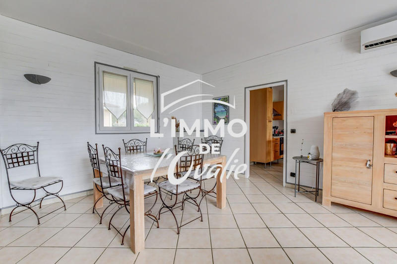 Maison - 210 m² - 6 pièces