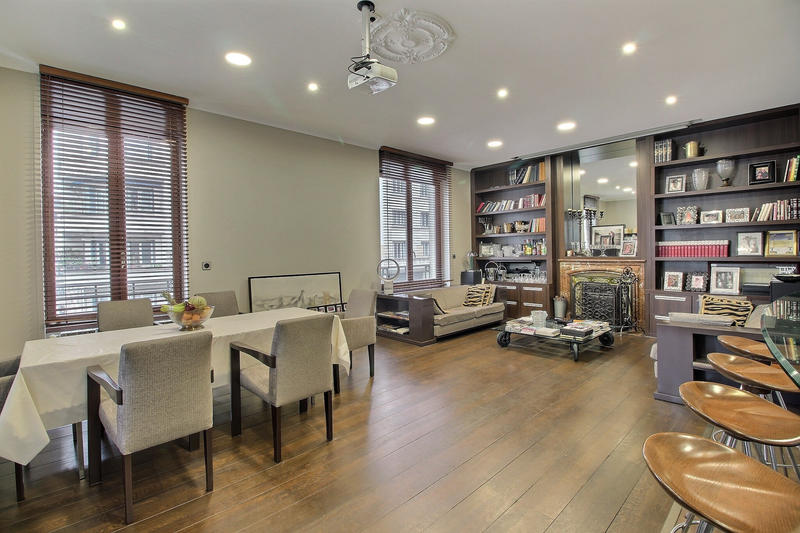 Maison - 372 m² - 6 pièces