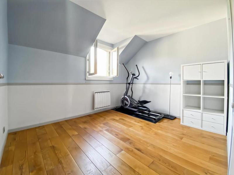 Maison - 141 m² - 7 pièces