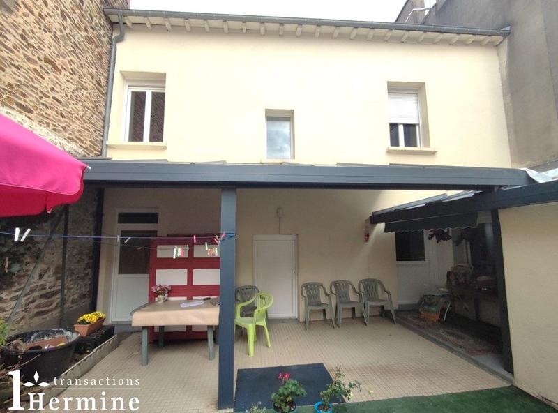 Maison traditionnelle - 175 m² - 6 pièces