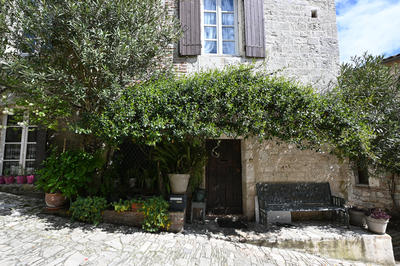 Maison - 208 m² - 9 pièces