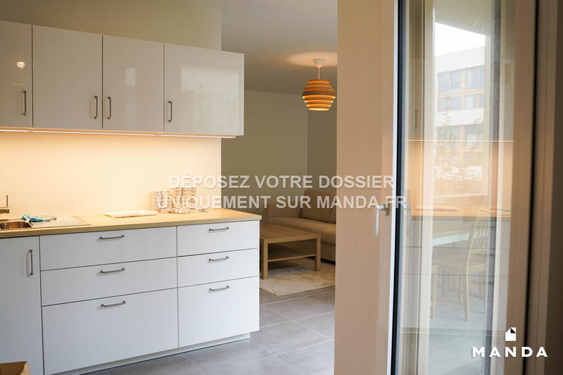 Chambre - 9 m² - 5 pièces