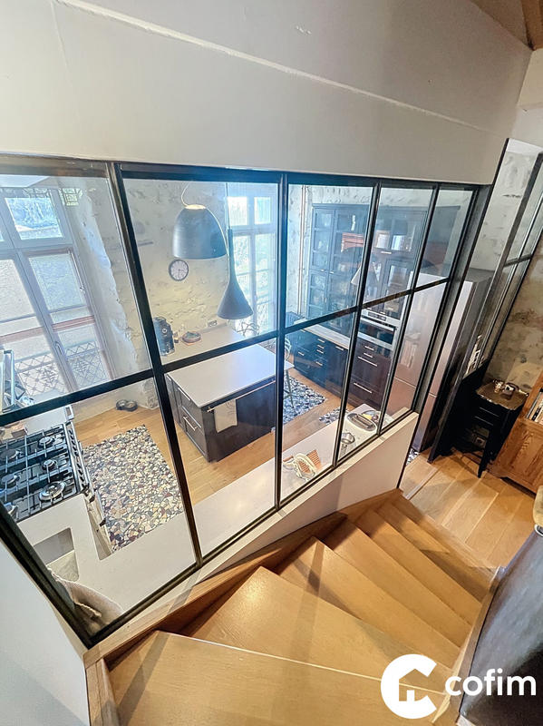 Maison - 240 m² - 5 pièces