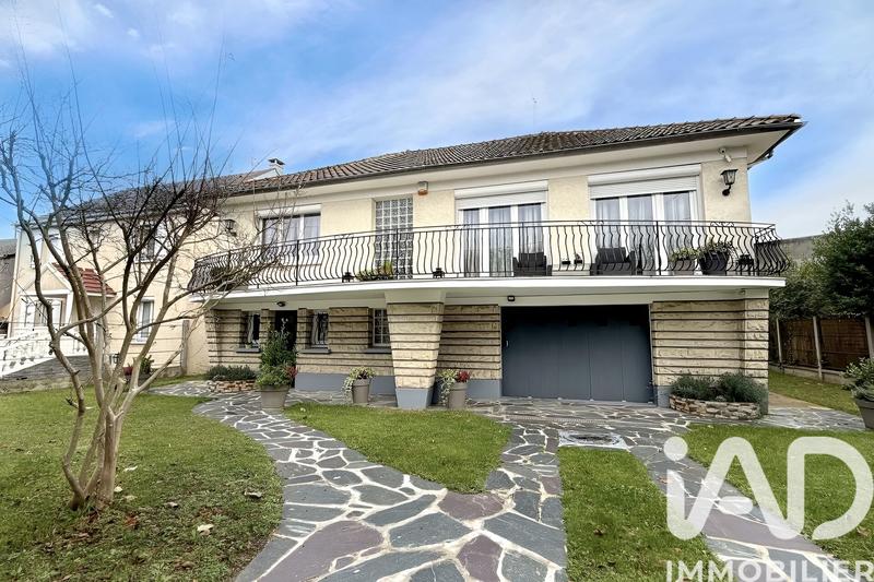 Maison - 215 m² - 5 pièces
