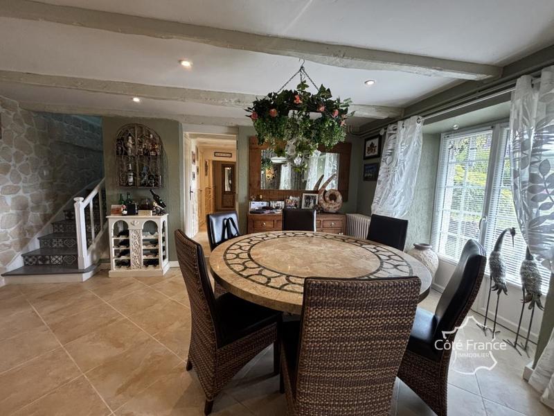 Propriété - 265 m² - 11 pièces