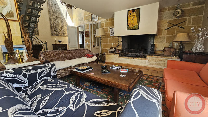 Maison ancienne - 270 m² - 10 pièces