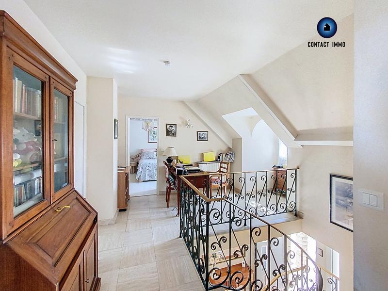 Maison traditionnelle - 200 m² - 7 pièces