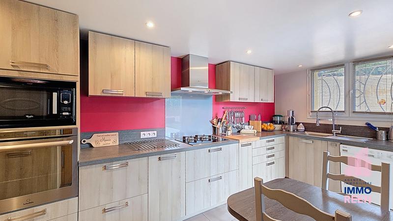 Villa - 177 m² - 8 pièces