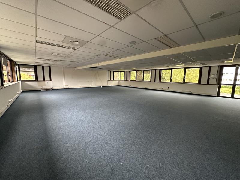 Bureau - 1 050 m²