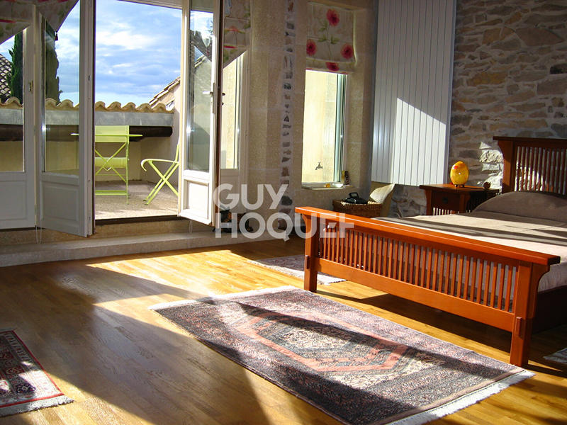 Maison - 220 m² - 5 pièces