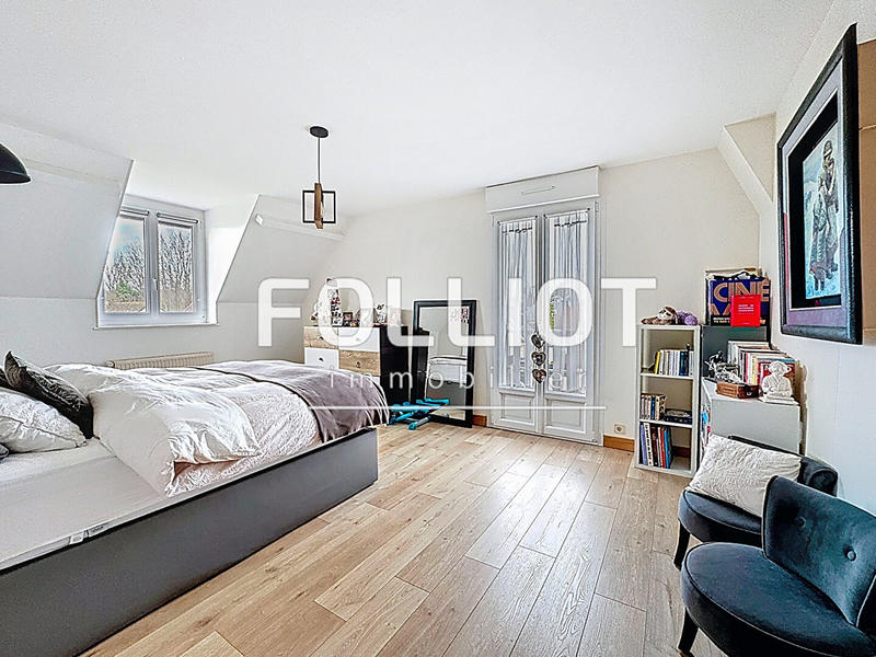 Maison - 198 m² - 6 pièces