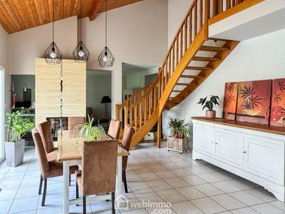 Maison - 146 m² - 6 pièces