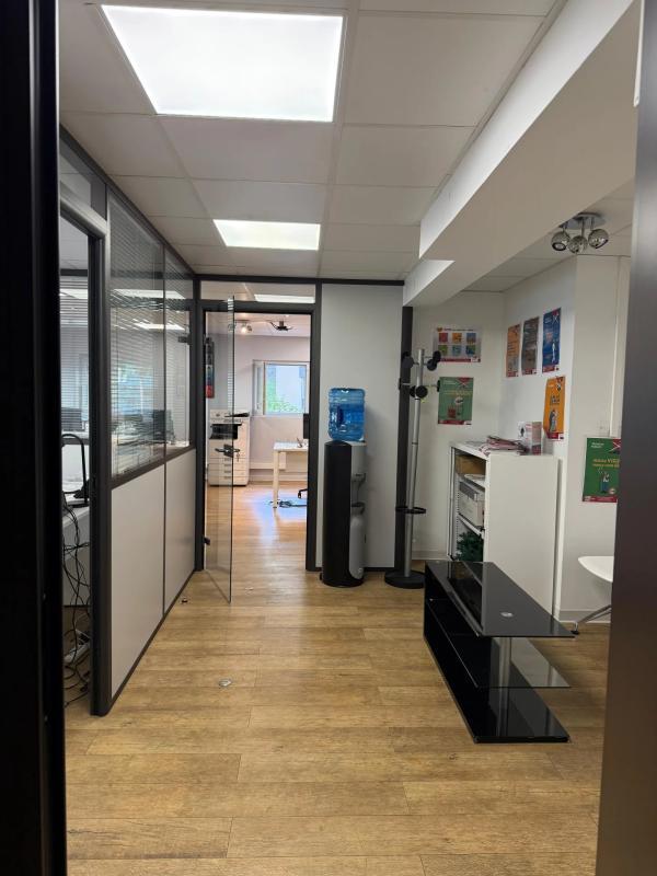 Bureau - 97 m²