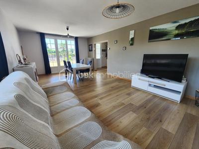 Maison traditionnelle - 138 m² - 6 pièces