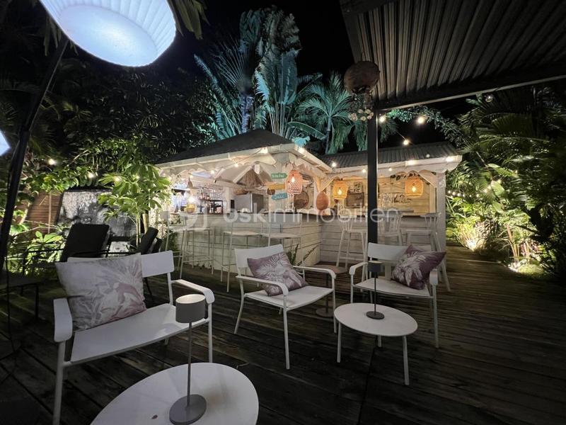 Propriété - 256 m² - 14 pièces