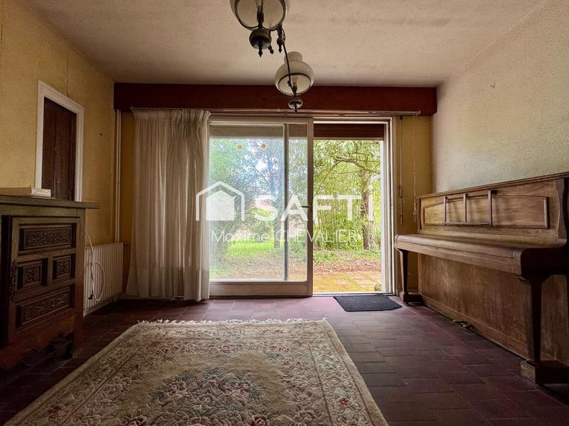 Maison - 250 m² - 8 pièces