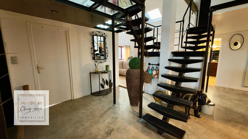 Loft - 208 m² - 6 pièces