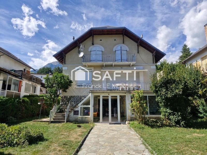 Maison - 195 m² - 8 pièces