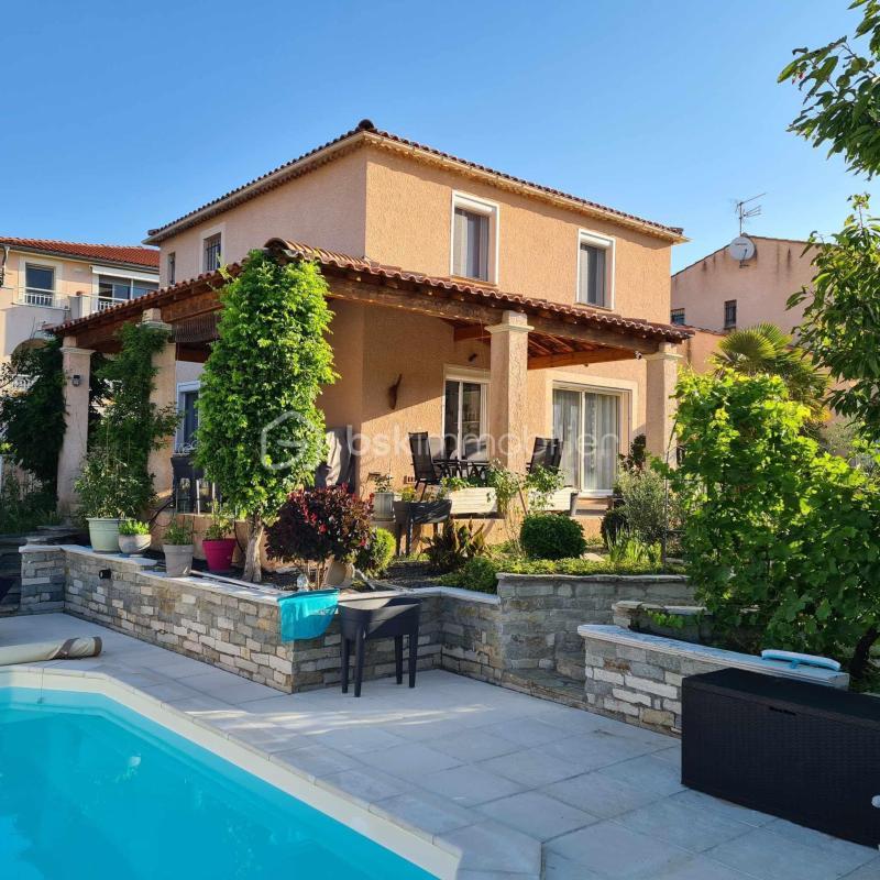 Villa - 100 m² - 5 pièces