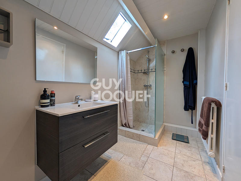 Maison - 198 m² - 8 pièces