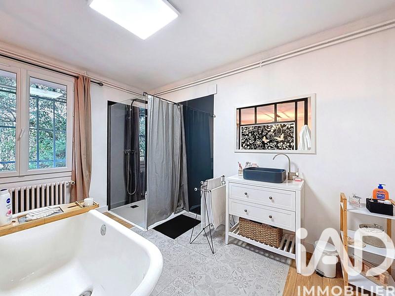 Maison - 197 m² - 8 pièces