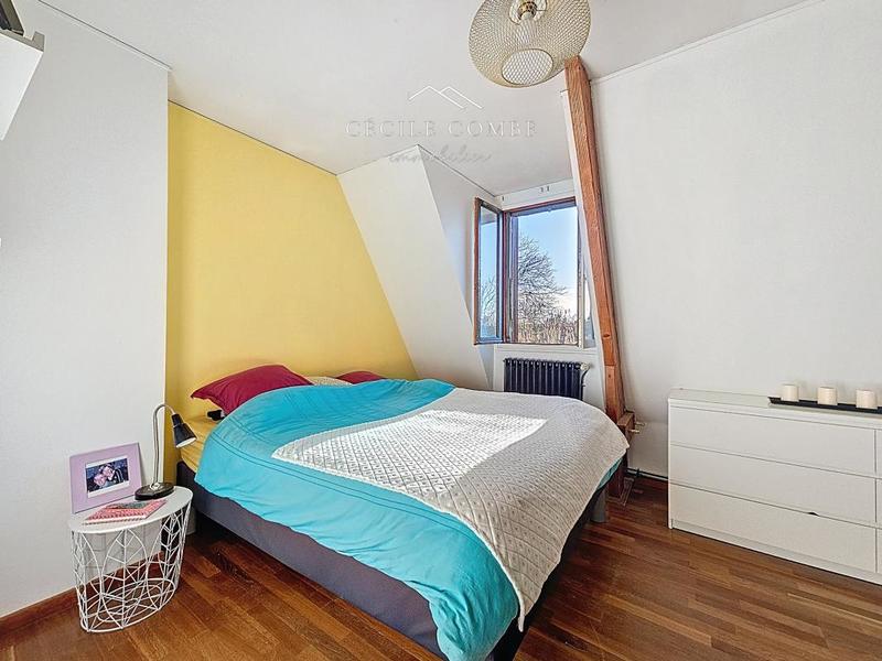 Pavillon - 180 m² - 7 pièces