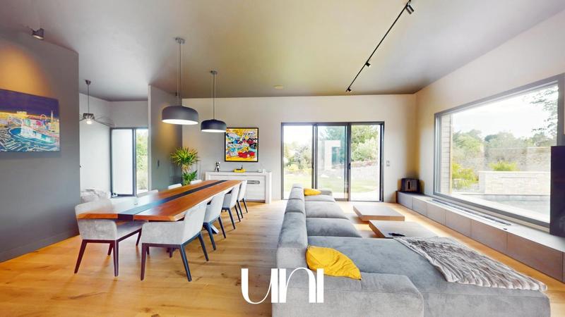 Maison - 300 m² - 6 pièces