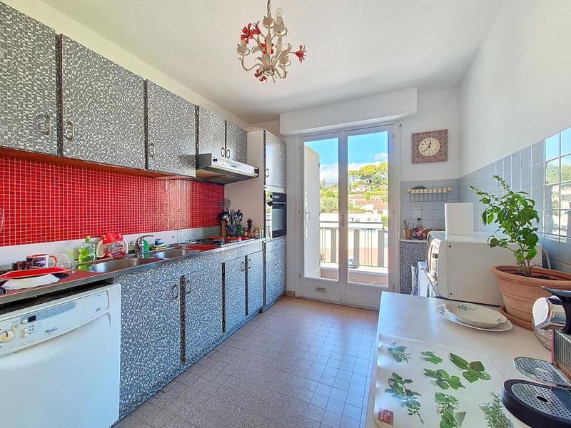 Appartement - 93 m² - 4 pièces