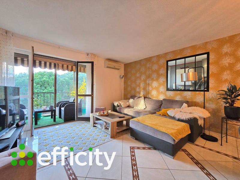 Appartement - 90 m² - 4 pièces